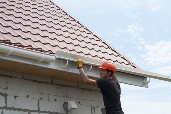 Rain Gutter Repair in Lake Orion