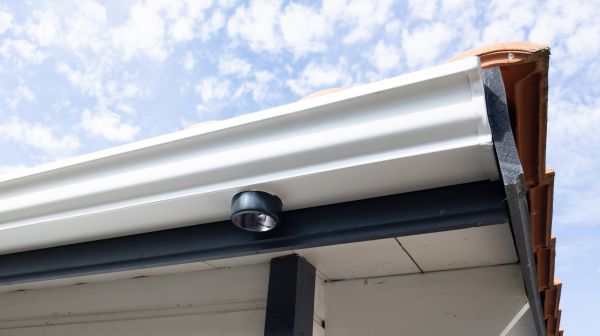 Seamless Gutters Installation in Lake Orion