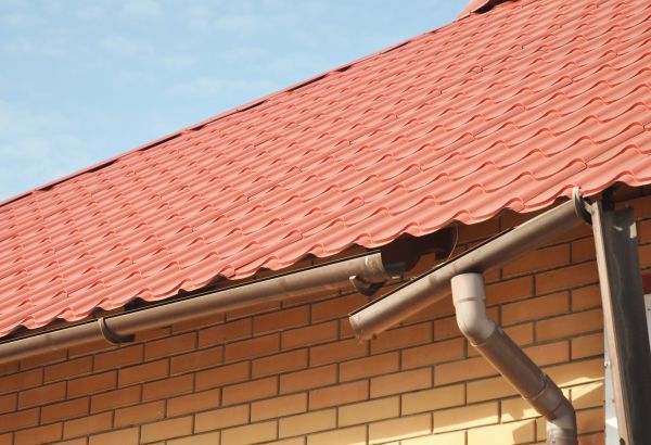 Loose Gutter Repair in Lake Orion